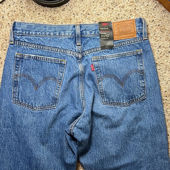 NWT High Rise Free People x Levi’s Wedgie Distressed Jeans- sz30 - Picture 8 of 10
